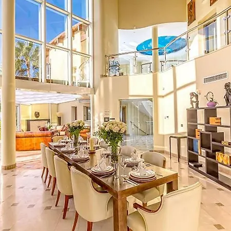 10 Guest Private Benahavis Villa